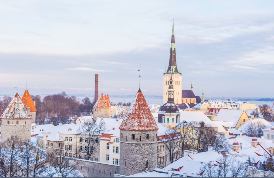 Scavenger hunt through Tallinn's old town with your phone